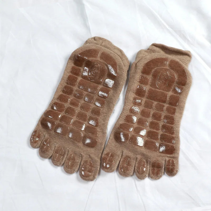 Men's Winter Thick Five-Fingers Socks Warm Non-Slip Fitness Toe Socks Low Calf Slipper Male Floor Wear for Indoor Comfort