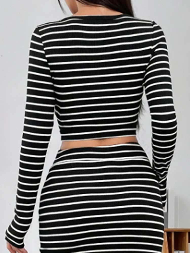 2Pcs Women's Casual Long Skirt Set 2025 Fashion Black And White Striped Square Neck Long Sleeved Top Side Slit Tightening Skirt