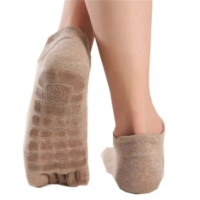 Men's Winter Thick Five-Fingers Socks Warm Non-Slip Fitness Toe Socks Low Calf Slipper Male Floor Wear for Indoor Comfort